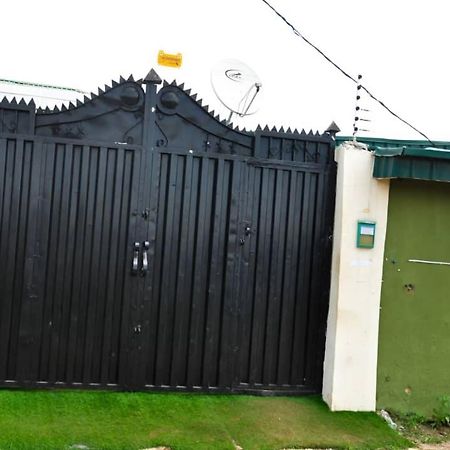 De Staxy Guest House Lagos Exterior photo